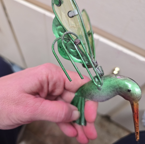 Hummingbird Plant Decoration - Picture 7 of 7